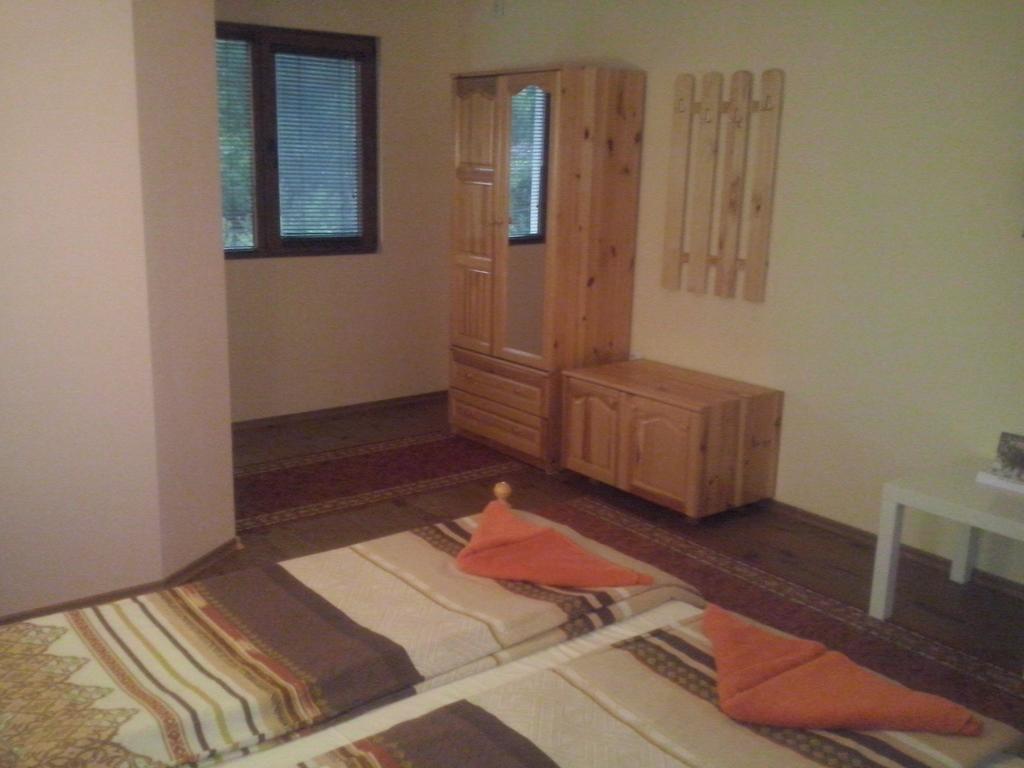 Guest House Friends Emen Zimmer foto