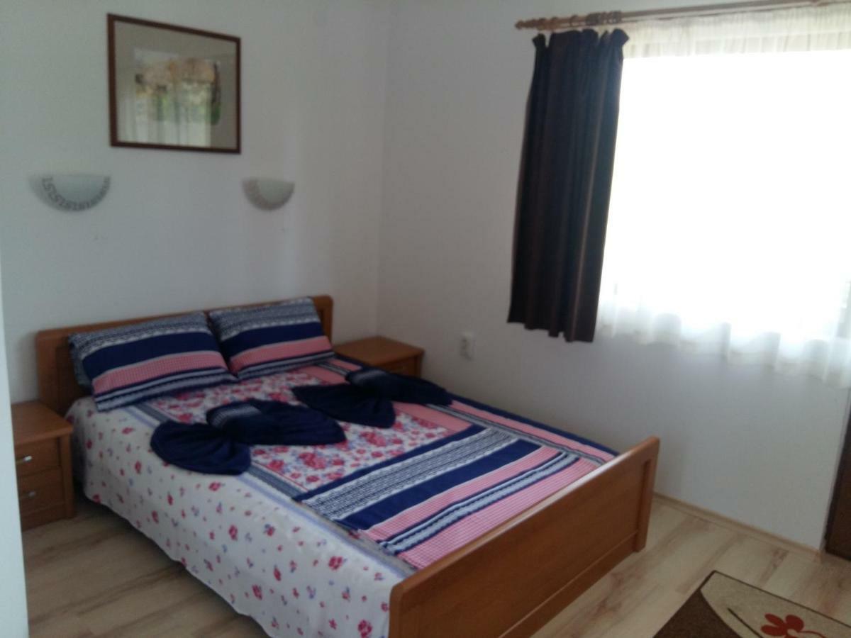 Guest House Friends Emen Exterior foto