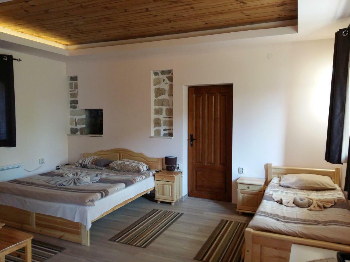 Guest House Friends Emen Exterior foto