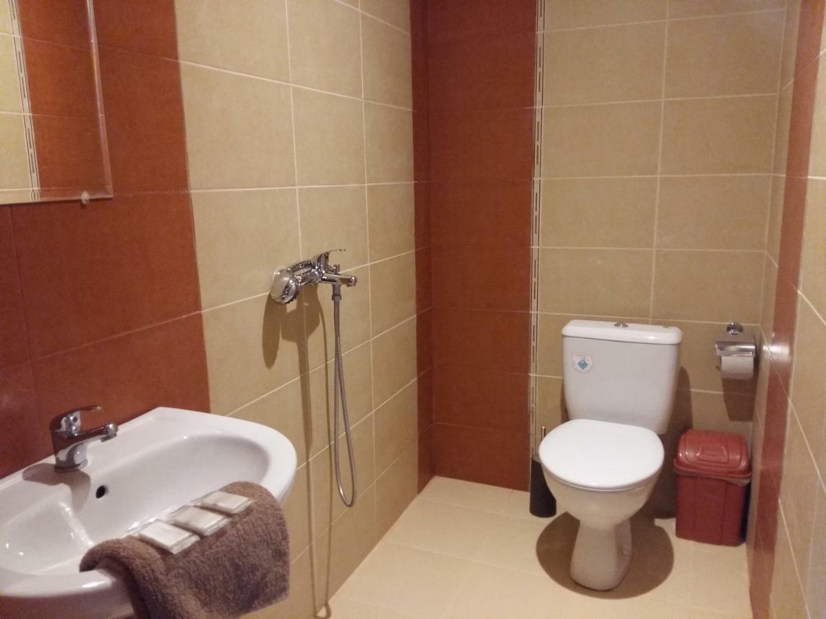 Guest House Friends Emen Exterior foto